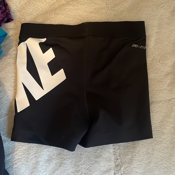 Final price drop ✨ Nike pro dri-fit shorts - Picture 2 of 4